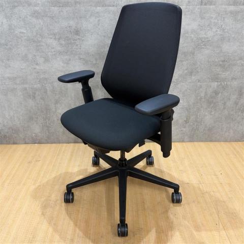 【中古】ニンバスチェア NA-00B ウチダ（UCHIDA) 肘付ハイバックチェア
