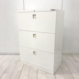 【オフィスの必需品!書類をスッキリ整理できる容量の3段キャビネット!】■オカムラ(okamura)製 レクトライン(Rectline)シリーズ 3段ラテラル ローキャビネット W800×D450㎜ ■シリンダー鍵 ■ホワイト