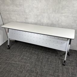 【中古】プラス Linello2（リネロ2） LD-615 WS フォールディングテーブル W1800×D450×H720 ホワイト｜省スペース収納が可能！会議室や研修室におすすめの跳ね上げ式ミーティングテーブル｜中古オフィス家具をお探しならオフィスバスターズ福岡博多店へお気軽にお問い合わせください！