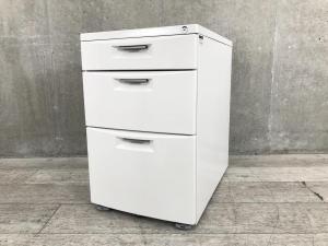 【10台大量入荷】【デスク下の収納・書類管理に！使いやすさ抜群のキャスター付き３段ワゴン】■イトーキ(ITOKI)製　CZシリーズ　3段ワゴン　デスクインワゴン　H620㎜　■キャスター付　■シリンダー錠　■ホワイト