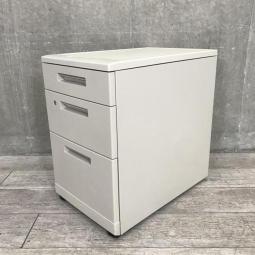 【6台入荷】【小物からA4ファイルまで！沢山収納可能な３段ワゴン】■コクヨ(KOKUYO)製　MX+シリーズ　３段ワゴン　デスクインワゴン　H610㎜　■キャスター付き　■シリンダー錠　■グレー