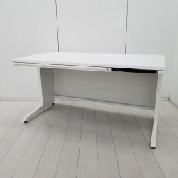 【8月5日入荷予定】【定番の人気シリーズ！広々としたワークスペースで使いやすい！】■オカムラ（okamura）製　ADVANCE（アドバンス）シリーズ　平デスク　平机　引き出し付き　W1400㎜　■ホワイト※愛知※名古屋※豊田※三重
