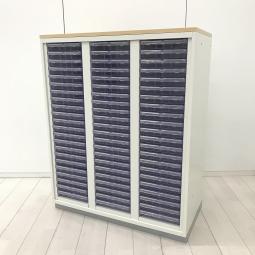 【8月7日入荷予定】【中身がひと目で分かるクリスタルトレー仕様！書類整理に最適な人気収納！】■プラス（PLUS）製　L6シリーズ　クリスタルトレー書庫　W900×D450×H1120mm　3列 22段　■天板：ナチュラル×ホワイト※愛知※名古屋※豊田※三重
