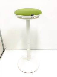【8月7日入荷予定】【流行りの最新シリーズ】オカムラ製　ピルエット【働き方改革】【スイング脚】※愛知※名古屋※豊田※三重