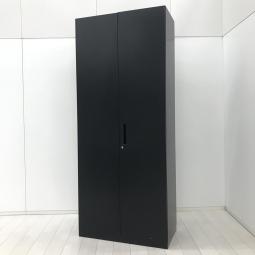 【在庫入替セール品!(本在庫限定価格)】【珍しいブラックカラーの書庫!豊富な収納スペースでオフィス書類をスッキリ整理!】■コクヨ(KOKUYO)製 エディア(EDIA)シリーズ 両開き書庫 ハイキャビネット W900×D450×H2100mm ■シリンダー錠 ■ブラック【弊社使用欄:A01070979】【HU】