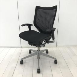 【国産メッシュチェアの代表格！オフィスの執務室・会議室におすすめ！】■オカムラ(okamura)製　バロン(Baron)チェア　肘付ローバック　■背・座面メッシュ　■ブラック　※ガスシリンダー旧型