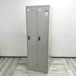 【在庫限り！人気のLKロッカーが残り1台！】

■コクヨ製　LKロッカーシリーズ　更衣ロッカー　W608×D515×H1790mm　グレー
■従業員の個人収納や更衣スペースにおすすめ！
■シンプルで使いやすいデザイン。残り1台の限定販売です！【KOKUYO LK】
■愛知・岐阜・三重のお客様は是非岐阜店までお問い合わせください! WEBには記載しきれていない商品がございます。お探しの物も一緒にお探ししご提案いたします。