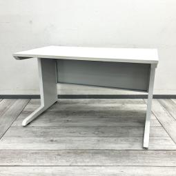 【使いやすさを追求したデザイン！オフィスの定番平デスク！】

■イトーキ製　CZRシリーズ　平デスク　W1200×D700×H720mm　ホワイト
■オフィスの新設・増員・レイアウト変更におすすめ！
■シンプルで機能性に優れたデザイン。快適なワークスペースづくりをサポートします！【ITOKI CZR】
■愛知・岐阜・三重のお客様は是非岐阜店までお問い合わせください! WEBには記載しきれていない商品がございます。お探しの物も一緒にお探ししご提案いたします。