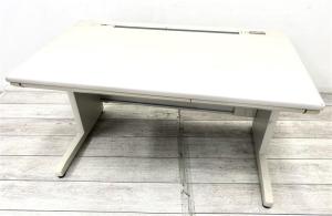 【定価約8万円】【幅1200㎜タイプのコンパクト事務机！人気のホワイト平机！】　■コクヨ/新MX　■平机　■ホワイト　■W1200　D700　H700