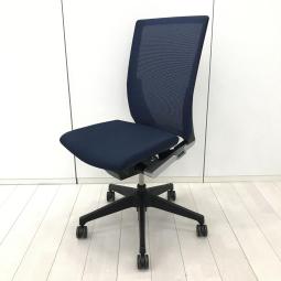 【在庫入替セール品！（本在庫限定価格）】【シャープかつシンプルなデザイン！大きな背面が体にフィット！通気性がよく長時間でも快適な高級チェア！】■イトーキ（ITOKI）製　ヴェント（Vent）チェア　肘無し　ハイバック　背面メッシュ　■ネイビーブルー【弊社使用欄：A01073414】【HU】