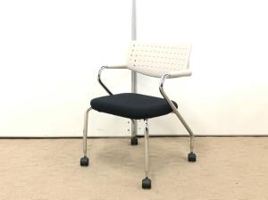 【在庫入替セール品】デザイナーズ家具/オススメ　ヴィトラ（Vitra）製　ビザロール（Visaroll）　スタッキングチェア　ミーティングチェア　固定肘　　キャスター付　背面:ベージュ系/座面:ブラック