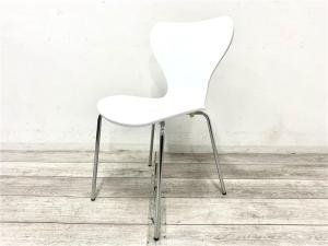 【定価約3万円】【シンプルなデザインで使いやすい！重ねて収納可能なミーティングチェア！会議室、共有スペースなどに！】　■ミーティングチェア　■ホワイト