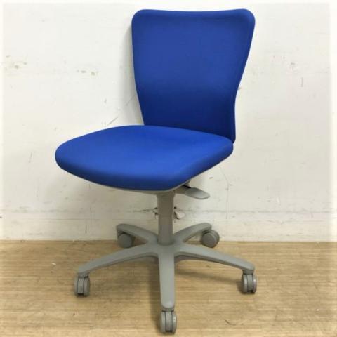 【8月19日入荷予定】オカムラ カロッツァ 肘無しチェア ローバックモデル ブルー×グレーシェル ロングセラーシリーズ【愛知・名古屋・豊田・静岡・浜松】