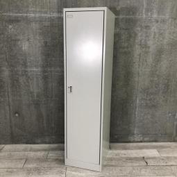 【コートやジャケットも収納可能な更衣ロッカー！掃除用具入れにもおすすめ！】■オカムラ(okamura)製　FZシリーズ　1人用ロッカー　更衣用　縦型　W450×D515㎜　■色：ライトスモーク　■シリンダー錠【AD】