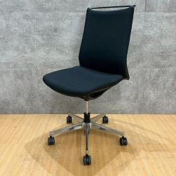 【在庫入替品】【10脚入荷】【スタイリッシュさが人気のオフィスチェア!】■オカムラ(okamura)製 モード(mode)シリーズ 肘無 クロスバック ■ブラック(T8)