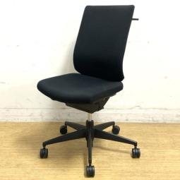 人気のミドルクラスチェアが入荷！座り心地の良いオフィスの定番シリーズ！ランバーサポート付き！
■コクヨ/ウィザード2/ブラック　コートハンガー付