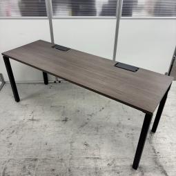 コクヨ製ワークフィット　ブラウンカラーのワークテーブルが入荷いたしました。フリーアドレスやリフレッシュエリアにいかがでしょうか。