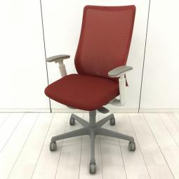 【腰まわりをしっかりホールド！長時間作業も快適フィット！】■オカムラ(okamura)製　フルーエント(Fluent)チェア　ハイバック　肘付　■背面メッシュ　■可動肘　■レッド×ホワイトシェル×グレー脚