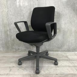 【体にフィットするダブルクッション構造！快適さと集中力をキープ！】■コクヨ(KOKUYO)製　セディスタ(SEDISTA)チェア　肘付　ローバック　クッションタイプ　■サークル肘　■ブラック　【弊社使用欄：A01091290】