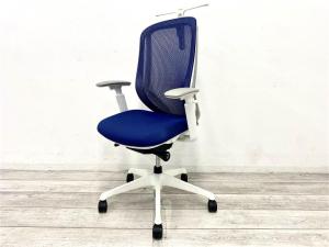 【定価約17万円】【前傾チルト機能付き。オカムラ製品で最も人気を集める高機能メッシュチェア!】 ■オカムラ/シルフィー ■肘付ハイバック ■ブルー ■背面メッシュ コートハンガー付き