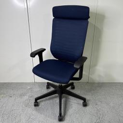 【在庫セール品：1脚限定】（T8）■イトーキ(ITOKI)製　エピオス(epios)チェア　エクストラハイバック　メッシュバックタイプ　■ブルー×ブラックシェル　■可動肘　■ハンガー付　■ヘッドレスト付【ヘッドレスト付き！　姿勢の変化をサポート！　操作レスで体格にマッチする定番チェア！】
