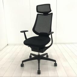 【在庫入替品】【腰痛対策として人気！座面が360°動く！唯一無二の可動域！】■コクヨ（KOKUYO）製　イング（ing）チェア　エクストラハイバック肘付　■固定肘　■バーチカルタイプ背面メッシュ　■ブラック(T8)