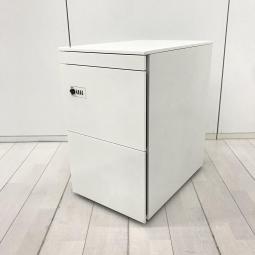 【8/18(火)入荷予定商品！】【正面に取っ手が無いフラットなデザイン！フリアドデスクや平机の収納力アップに！】■オカムラ(okamura)製　プロユニット(Pro Unit)シリーズ　3段ワゴン　フリアド用ワゴン　H650㎜　■ダイヤル錠　■ホワイト≪リクルーティング・採用強化≫≪モチベーションUP・やる気向上≫≪ウェルビーイング≫