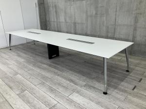 【8/18(火)入荷予定商品！】【幅4400㎜の広々テーブル！8名以上の会議におすすめ！】■コクヨ（KOKUYO）製　サイビ(SAIBI table)　ワークテーブル　ミーティングテーブル　会議テーブル　■W4400×D1200×H720㎜　2枚天板　■２枚天板　■ホワイト