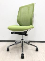 【定価約9万円】【オカムラで大人気なチェア！】　■オカムラ/シルフィー　■肘無しハイバックチェア　■グリーン　■背面メッシュ　コートハンガー付き