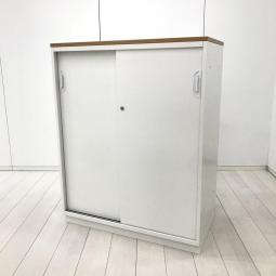 【在庫入替セール品！（本在庫限定価格）】【スライド引き戸だから開閉スペースに困りません！人気の引き違い書庫！】■豊国工業製　HOSシリーズ　引き違い書庫　2枚引き戸　H1135㎜　■天板：木目調ナチュラル　■シリンダー錠　■ホワイト【弊社使用欄：A01072718】