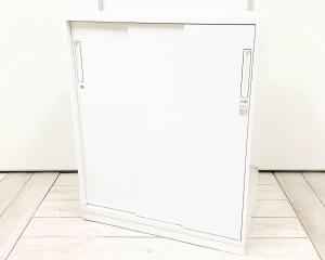 【スライド引き戸だから開閉スペースに困りません！人気の引き違い書庫！】■コクヨ(KOKUYO)製　エディア(EDIA)シリーズ　引き違い書庫　3枚引き戸　H1110㎜　■シリンダー錠　■ホワイト【弊社使用欄：A01087352】