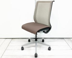 【在庫入替セール品】揃い/大人気/おすすめ　スチールケース（Steelcase）　シンク（think）チェア　肘無ハイバック　メッシュバックタイプ　■ブラウン