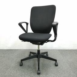 【在庫セール品:3脚限定】(T8)■イトーキ(ITOKI)製 プラオ(PRAO))チェア 肘付ハイバック ■ブラック ■固定肘 ■ランバーサポート付き【一人ひとりにマッチする座り心地! ミドルクラスの定番チェア!】