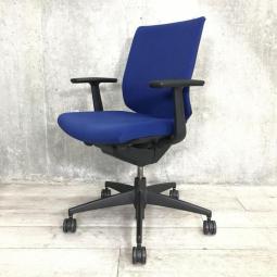 【在庫セール品・3脚限定】（T8）■コクヨ（KOKUYO）　ウィザード（wizard）チェア　肘付ローバック　■ブルー×ブラックシェル　■固定肘【オフィスの王道！納得の座り心地！魔法のように売れ続けている定番のオフィスチェア！】