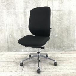 オカムラ製のオフィスチェア(事務椅子)/肘無ハイバック/シルフィーシリーズ】が入荷いたしました！　＊良品を格安で！「オフィスバスターズ福岡南店」は、福岡を拠点として、全国へ中古オフィス用品・オフィス家具を提供しております。
