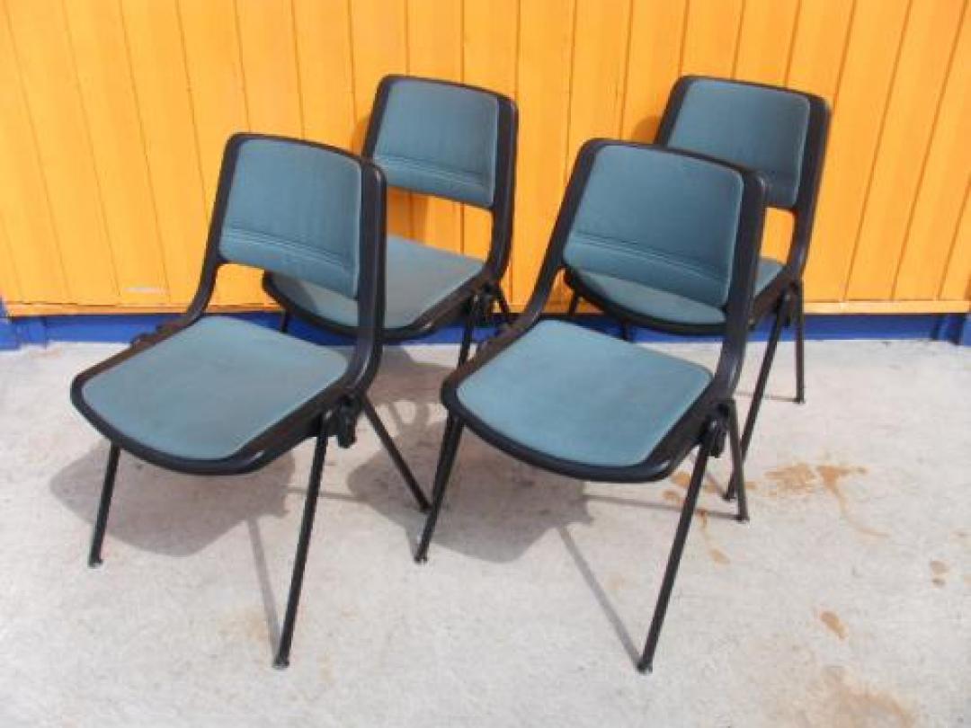 かさなるミーティングチェア4脚セット【会議チェア】
                                    中古
            