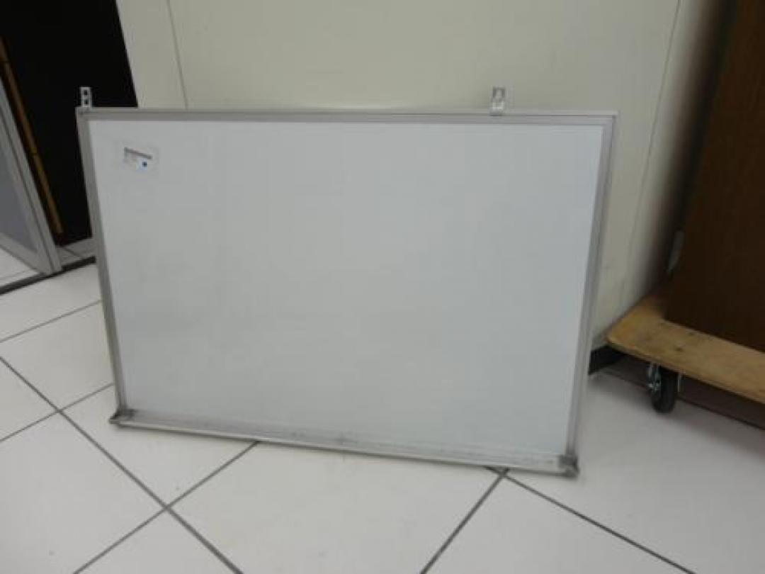 壁掛けホワイトボード　無地タイプ!! 
                                    中古
            
