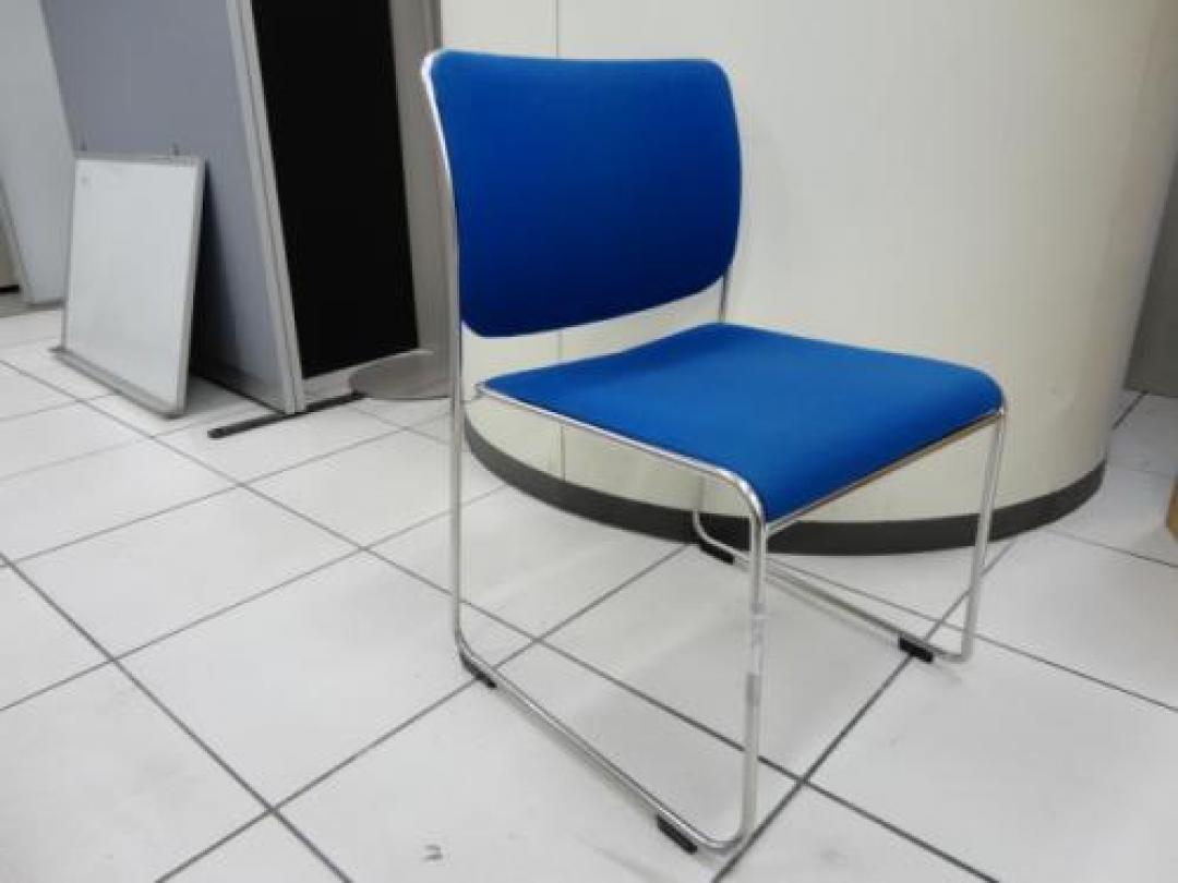 ITOKI製　スタッキングチェア【会議チェア】
                                    中古
            