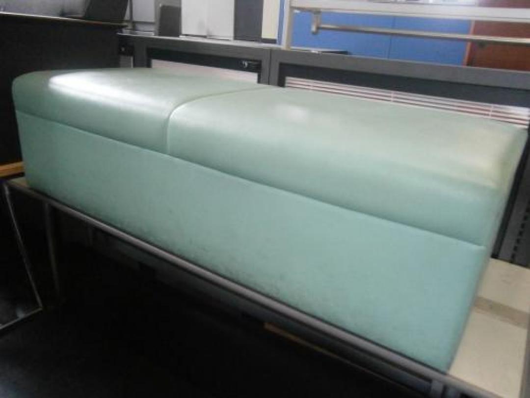 【ロビーチェア】2人掛け用です。
                                    中古
            