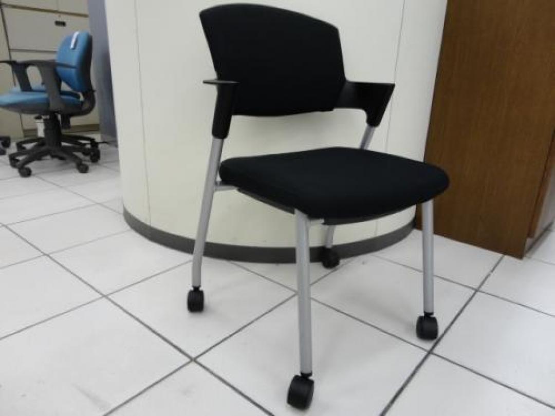 コクヨ製　■ミーティングチェアー【会議チェア】
                                    中古
            