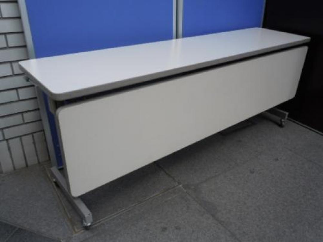 スタックテーブル　■　幕板付　■　okamura
                                    中古
            