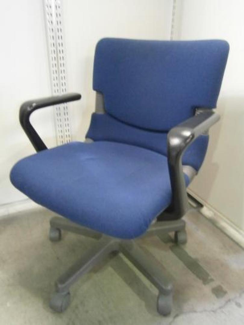 【バーテブラ2チェア】【OAチェア】
                                    中古
            