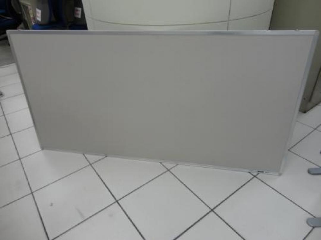 ITOKI製　壁掛式掲示板　BBW-1809K
                                    中古
            