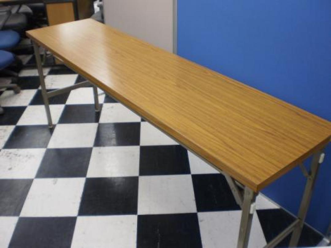 大きな汚れはございません。残りがわずかです。横に少し欠けがございます。詳細はスタッフまで。
                                    中古
            