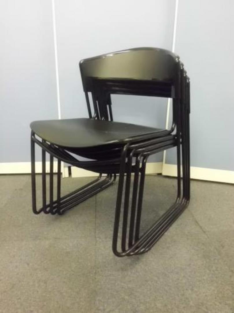 【世界一のオフィス家具メーカーより】　Steelcase　スタッキングチェア4脚セット　【セット商品】【会議チェア】
                                    中古
            