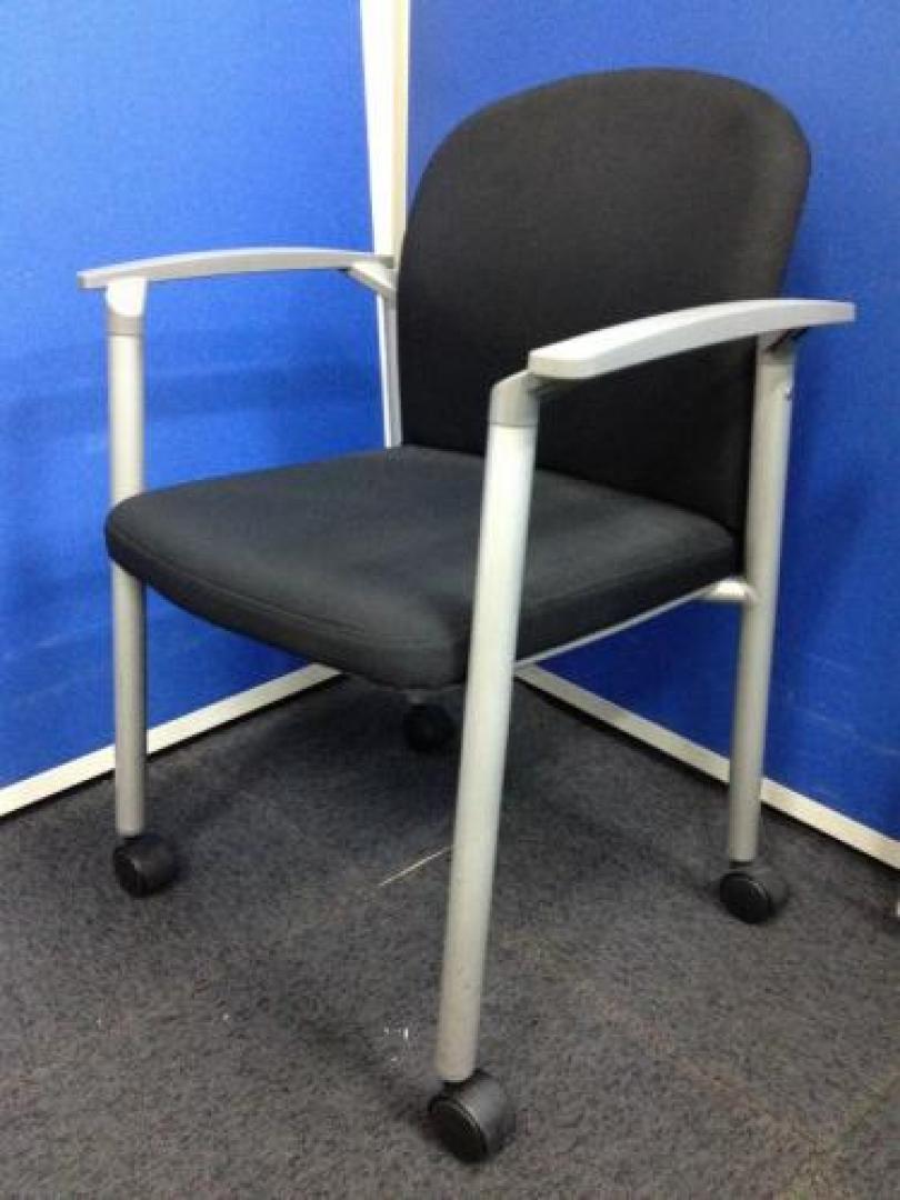 5/15在庫情報【ミーティングチェア】今なら2脚ございます！【会議チェア】
                                    中古
            