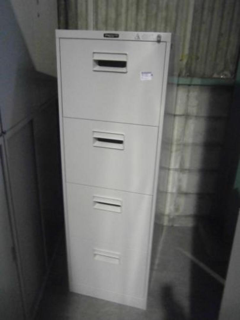 4段ファイルキャビネット（B4）
                                    中古
            