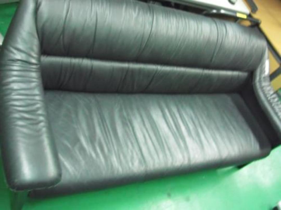 ３人掛けソファー　少々難ありです・・・
                                    中古
            