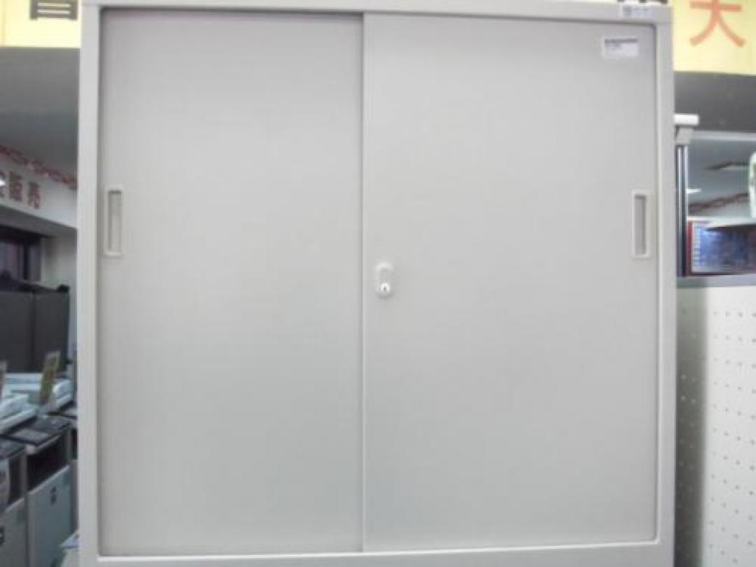 [２００８年製造]引き違い書庫入荷いたしました。
                                    中古
            
