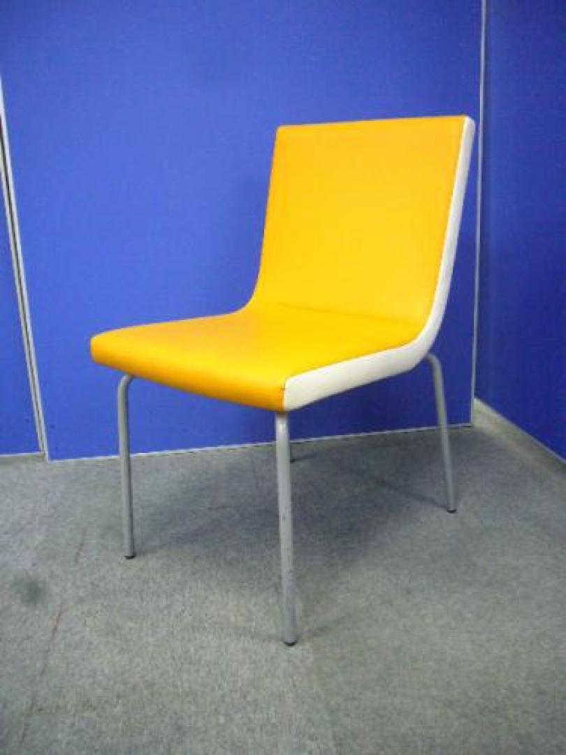 イトーキ製　【べジーナ　ハイチェア】キャロットオレンジ【会議チェア】
                                    中古
            